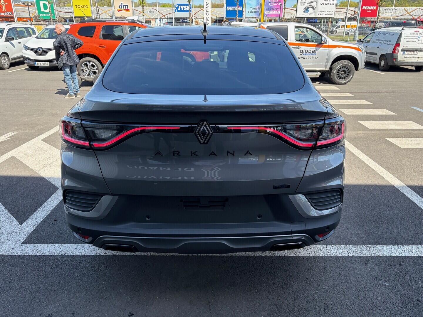 O751000923_15.webp_Arkana Esprit Alpine E-TECH 145 1.6 105 kW