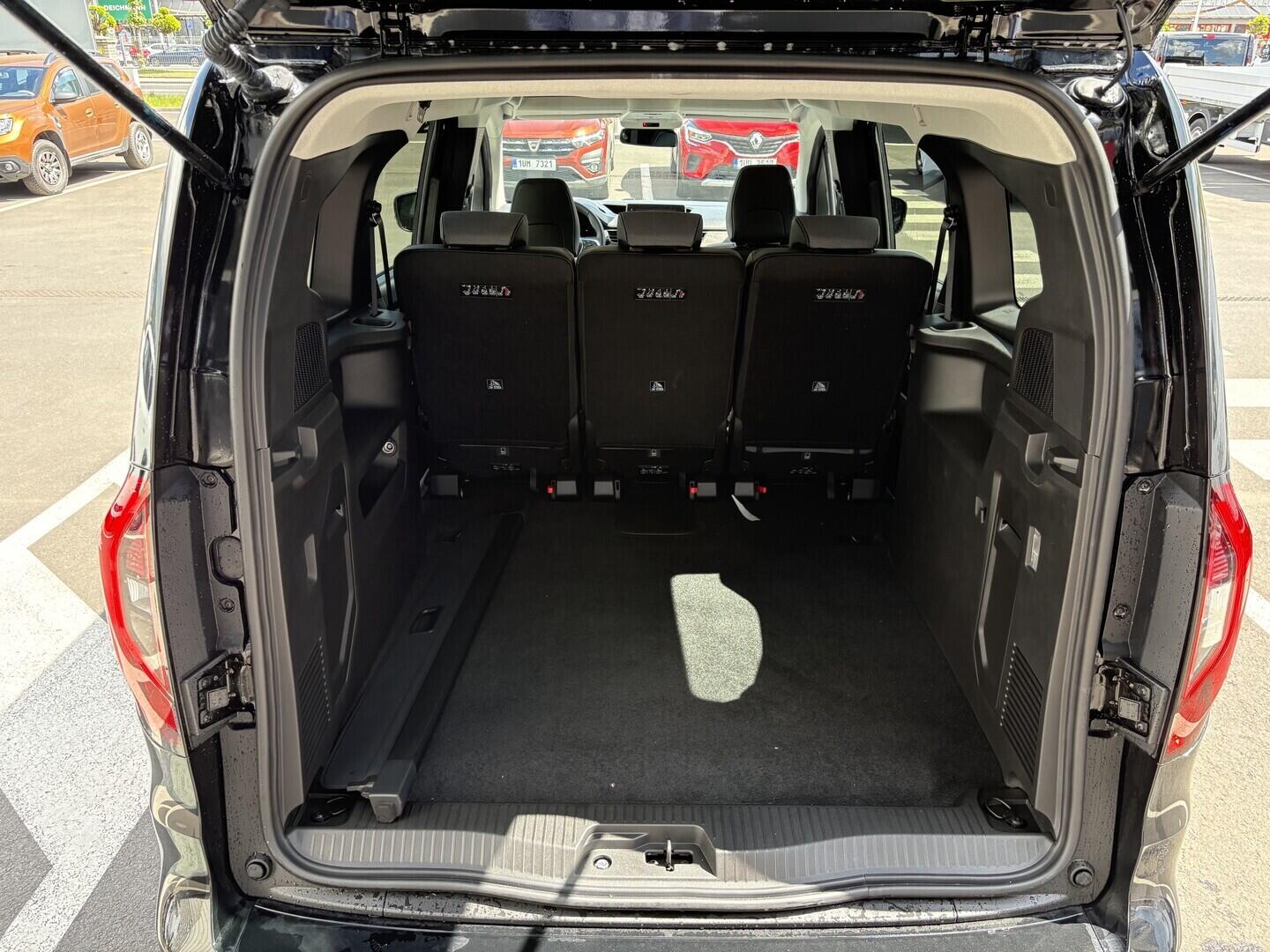 O751000927_15.webp_Kangoo Grand Techno Tce 130 1,3 96 kW