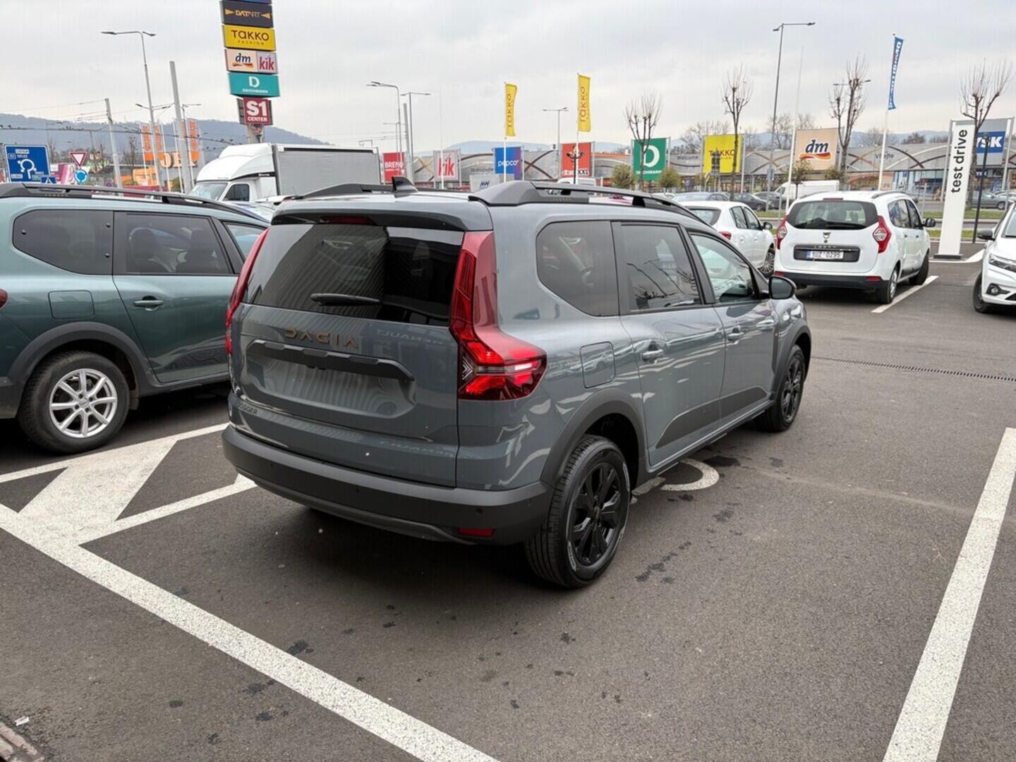 O761001003_13.webp_Jogger Extreme TCe 100 ECO-G 5 míst 1.0 74 kW