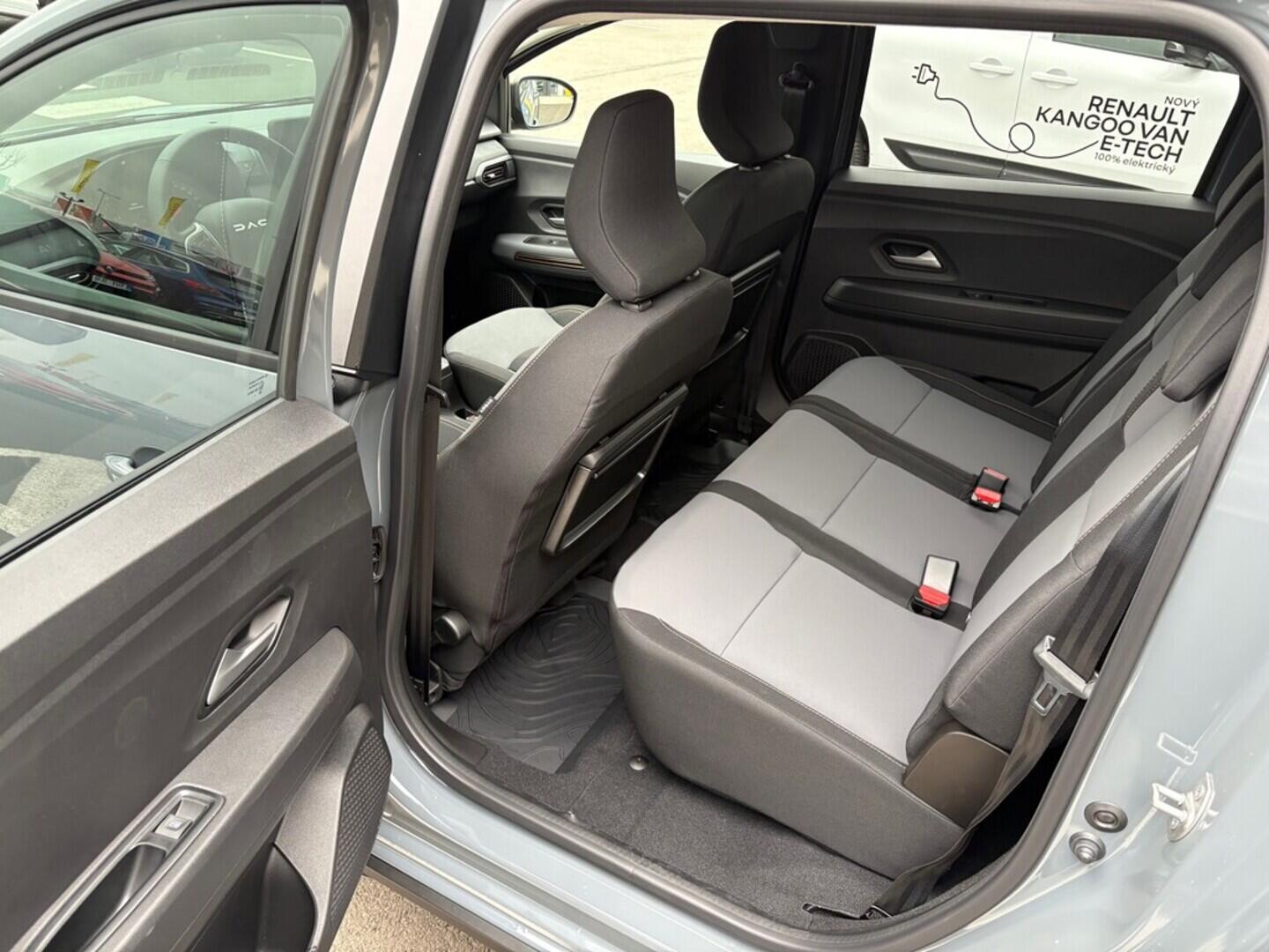 O761001003_16.webp_Jogger Extreme TCe 100 ECO-G 5 míst 1.0 74 kW