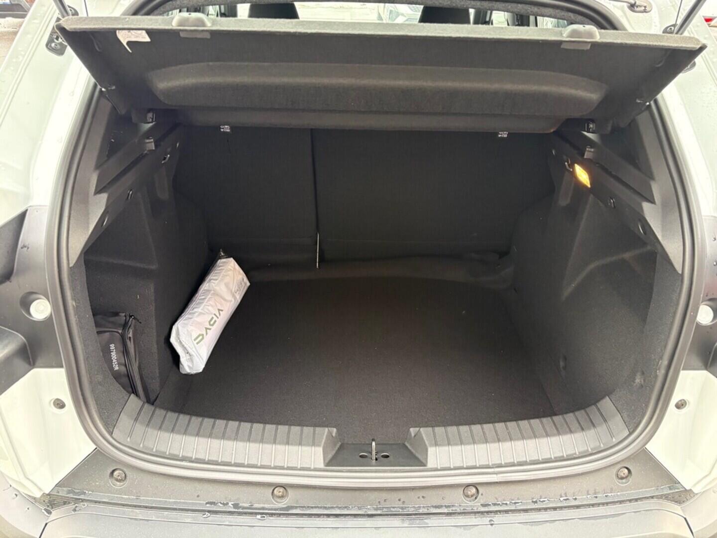 O761001012_15.webp_Duster Essential Essential ECO-G 100            74 kW