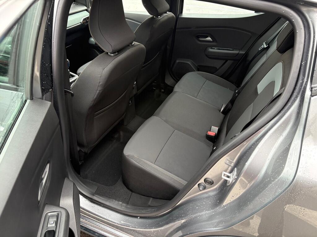 O761001020_16.webp_Sandero Stepway Extreme TCe 110 81 kW