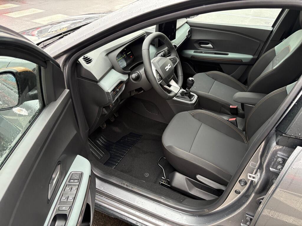 O761001020_17.webp_Sandero Stepway Extreme TCe 110 81 kW