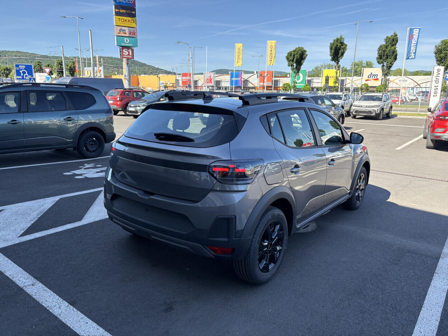 O761001069_13.webp_Sandero Stepway Extreme TCe 110 81 kW