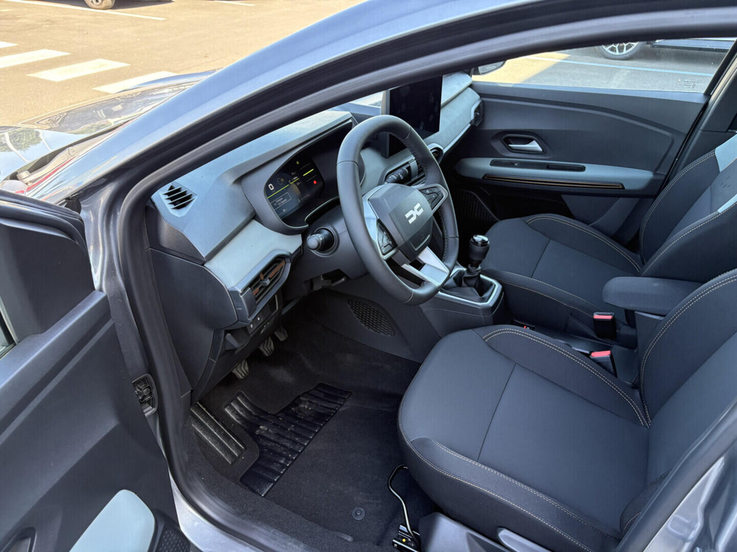 O761001069_17.webp_Sandero Stepway Extreme TCe 110 81 kW