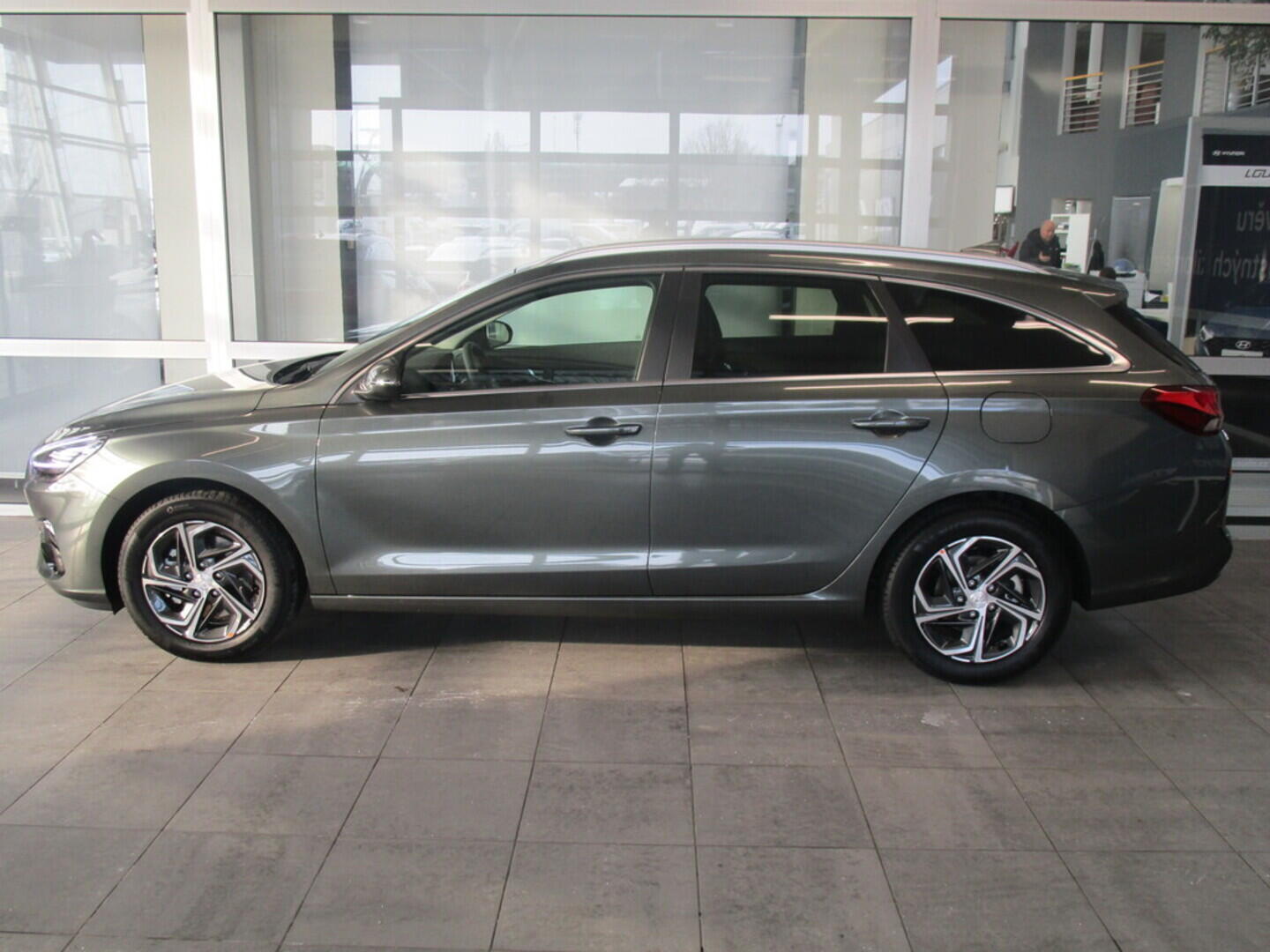 O919V02467_12.webp_i30 WG MY22 Smart DCT 1,0 T-GDI 88 kW