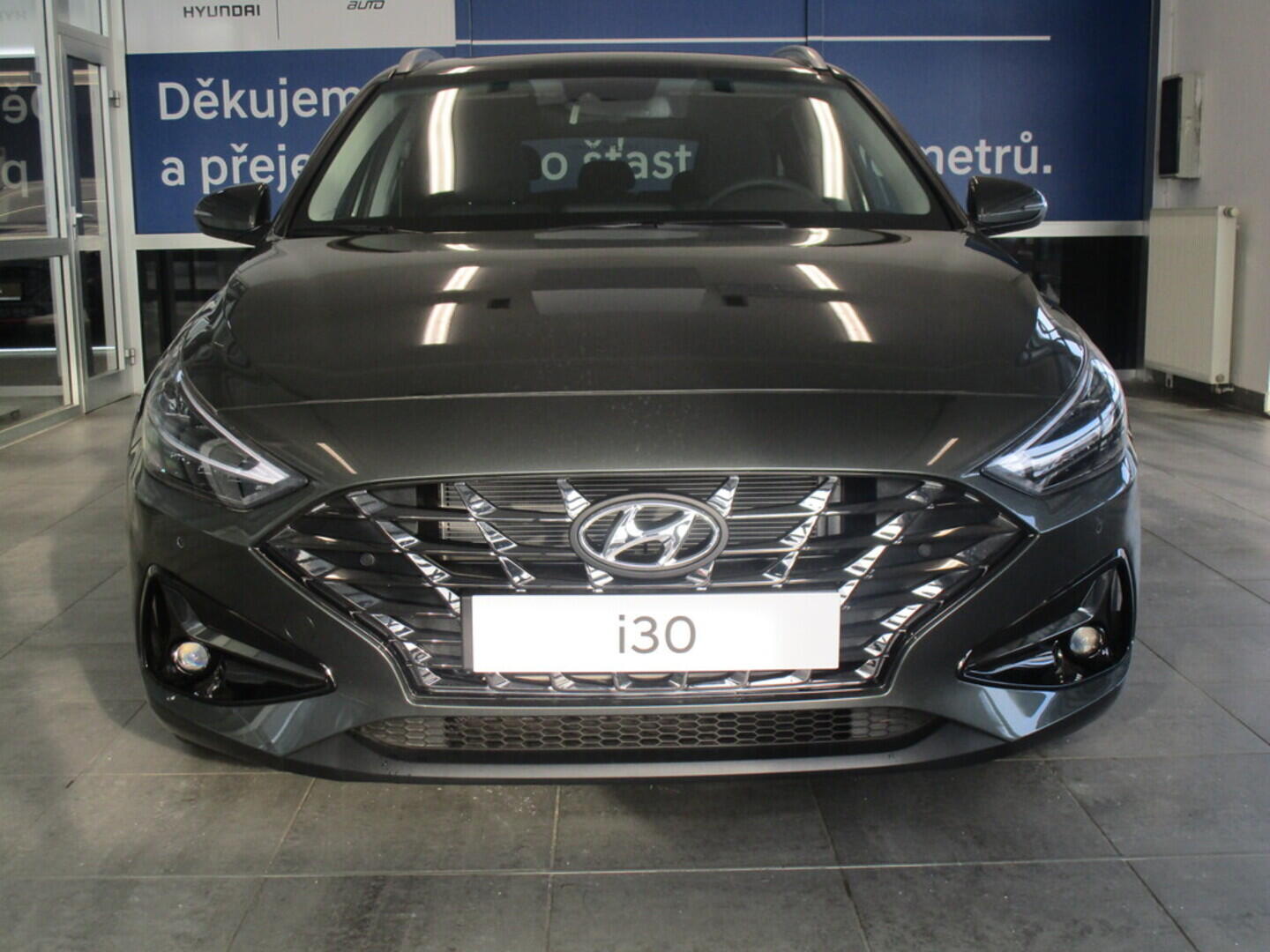 O919V02467_13.webp_i30 WG MY22 Smart DCT 1,0 T-GDI 88 kW