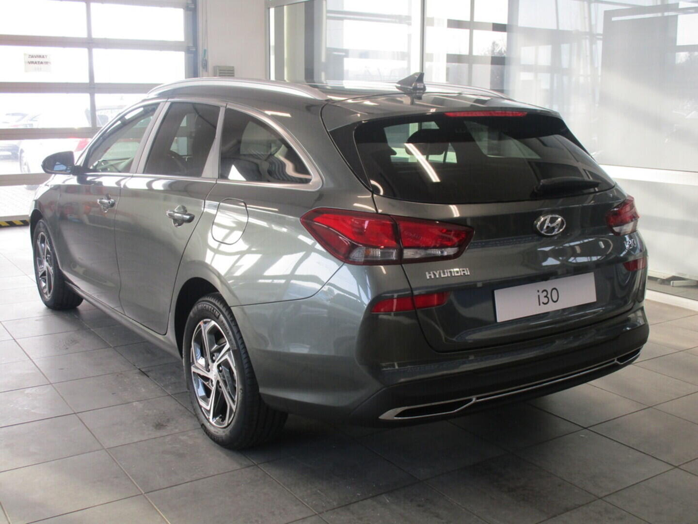 O919V02467_15.webp_i30 WG MY22 Smart DCT 1,0 T-GDI 88 kW