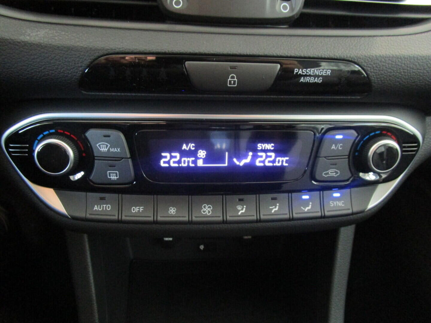 O919V02467_27.webp_i30 WG MY22 Smart DCT 1,0 T-GDI 88 kW