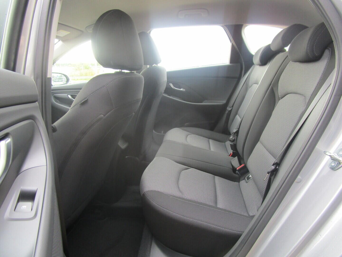 O919V03154_30.webp_i30 WG Family Comfort 1,0 T-GDI 88 kW