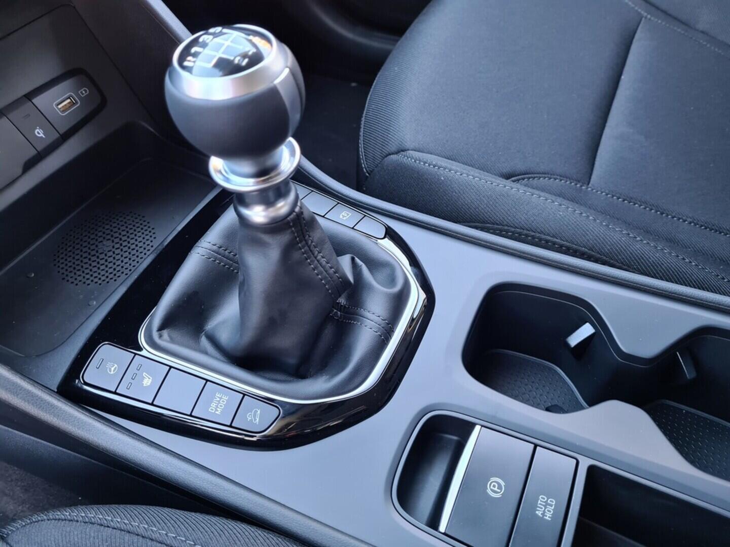 O919V03445_13.webp_Tucson Smart 1,6 T-GDI 4x2 110 kW  6 Man