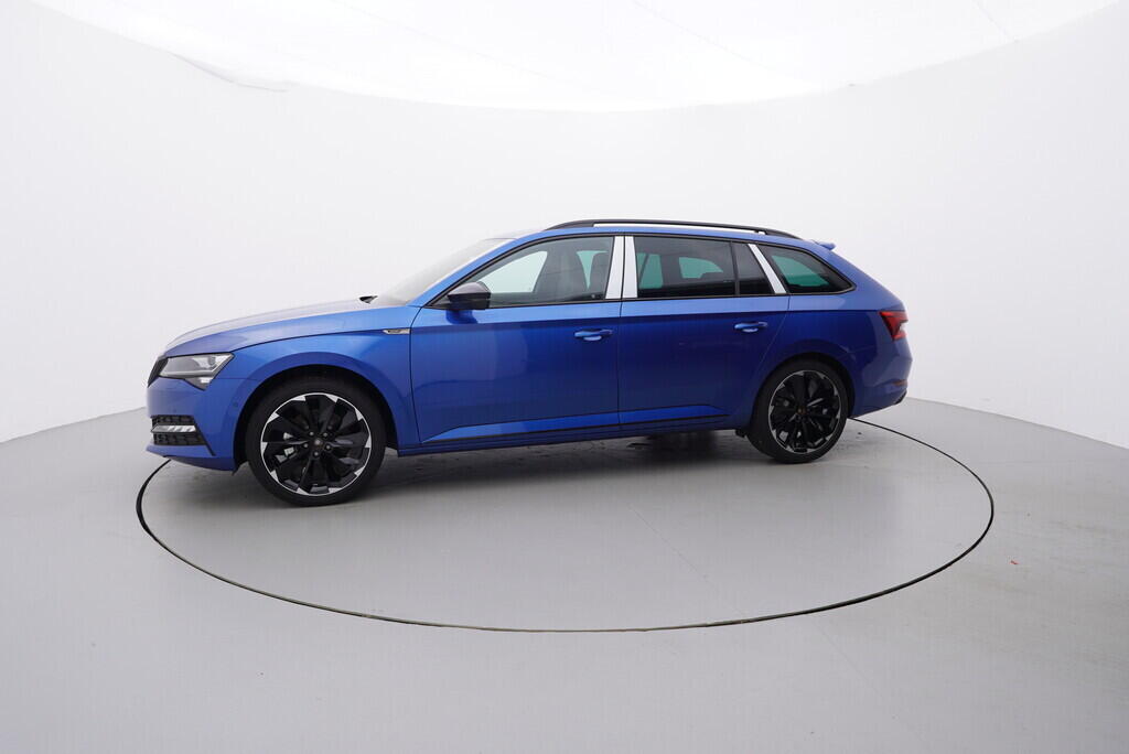 O919V03855_11.webp_Superb Combi Sportline 2.0 TDI 147 kW