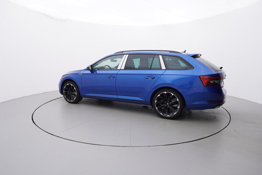 O919V03855_12.webp_Superb Combi Sportline 2.0 TDI 147 kW