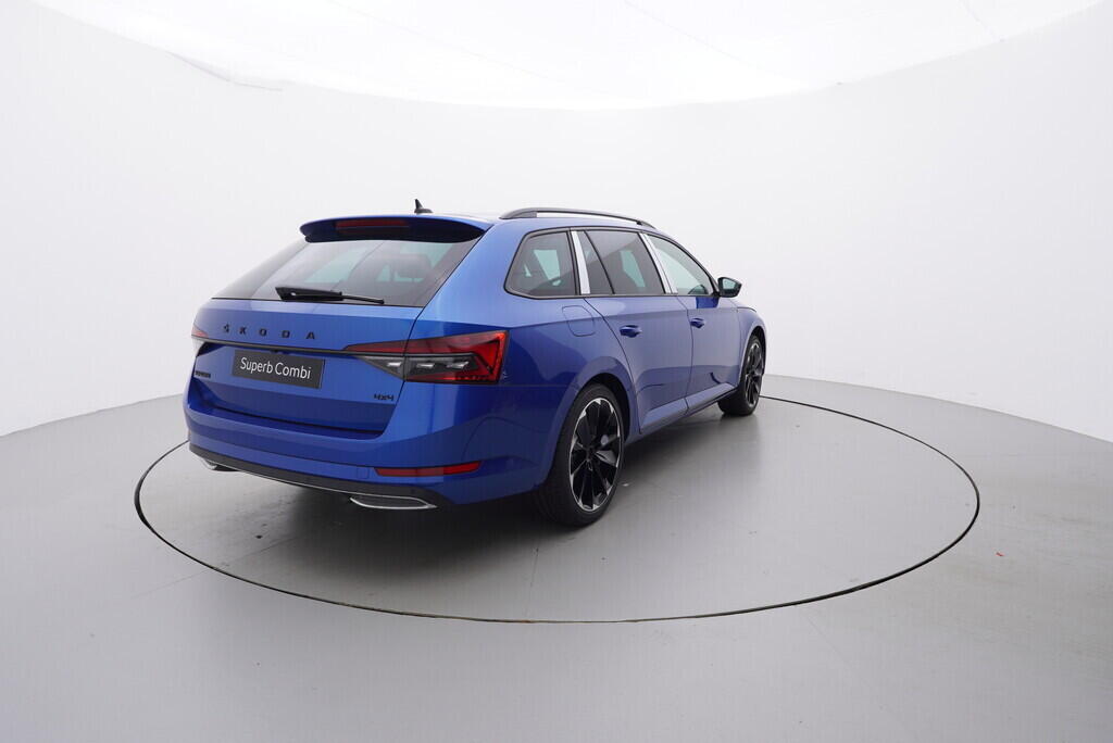 O919V03855_14.webp_Superb Combi Sportline 2.0 TDI 147 kW