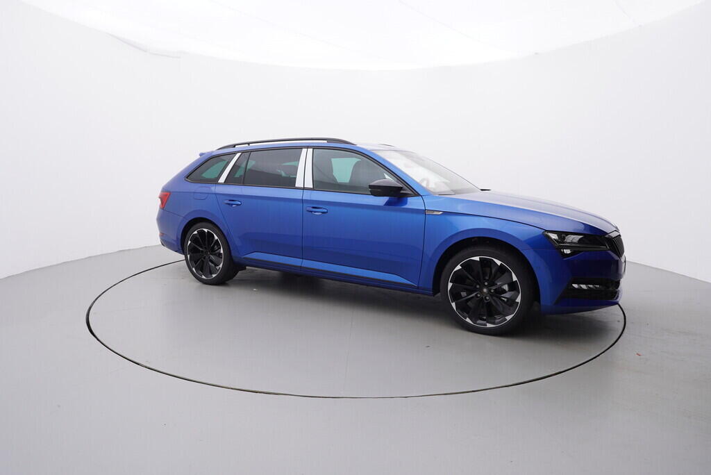 O919V03855_16.webp_Superb Combi Sportline 2.0 TDI 147 kW