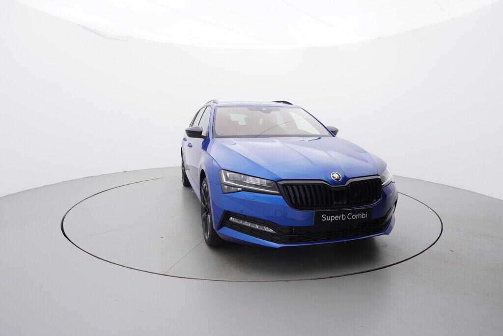 O919V03855_17.webp_Superb Combi Sportline 2.0 TDI 147 kW