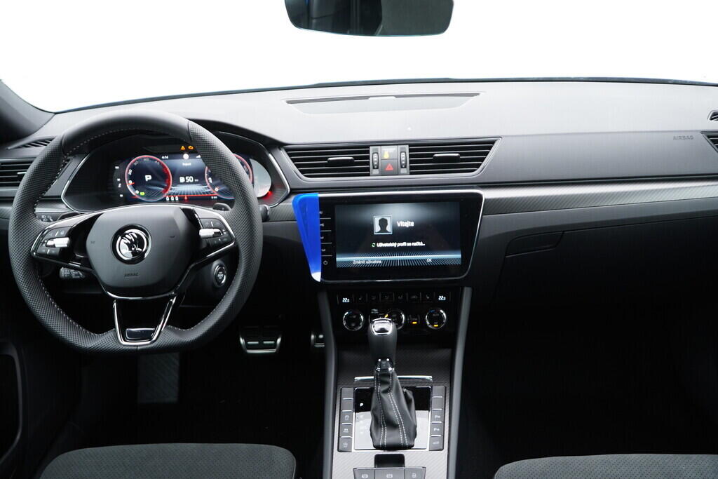 O919V03855_19.webp_Superb Combi Sportline 2.0 TDI 147 kW