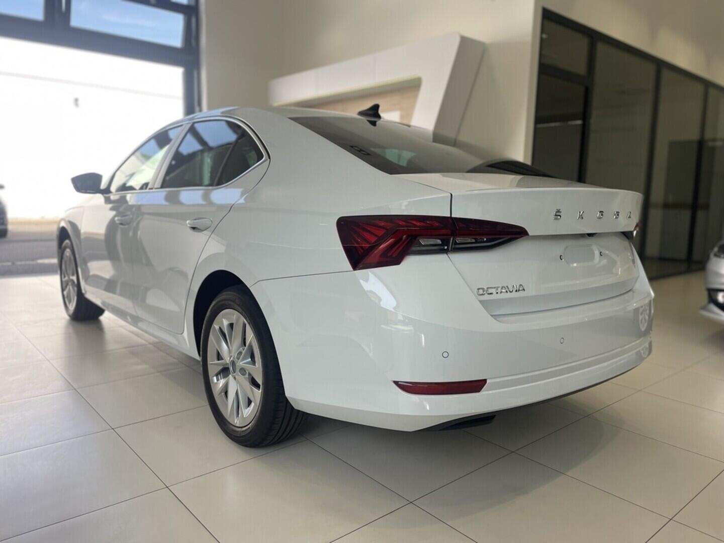 O919V04075_13.webp_Octavia Style+ 2.0 TDI 110 kW DSG