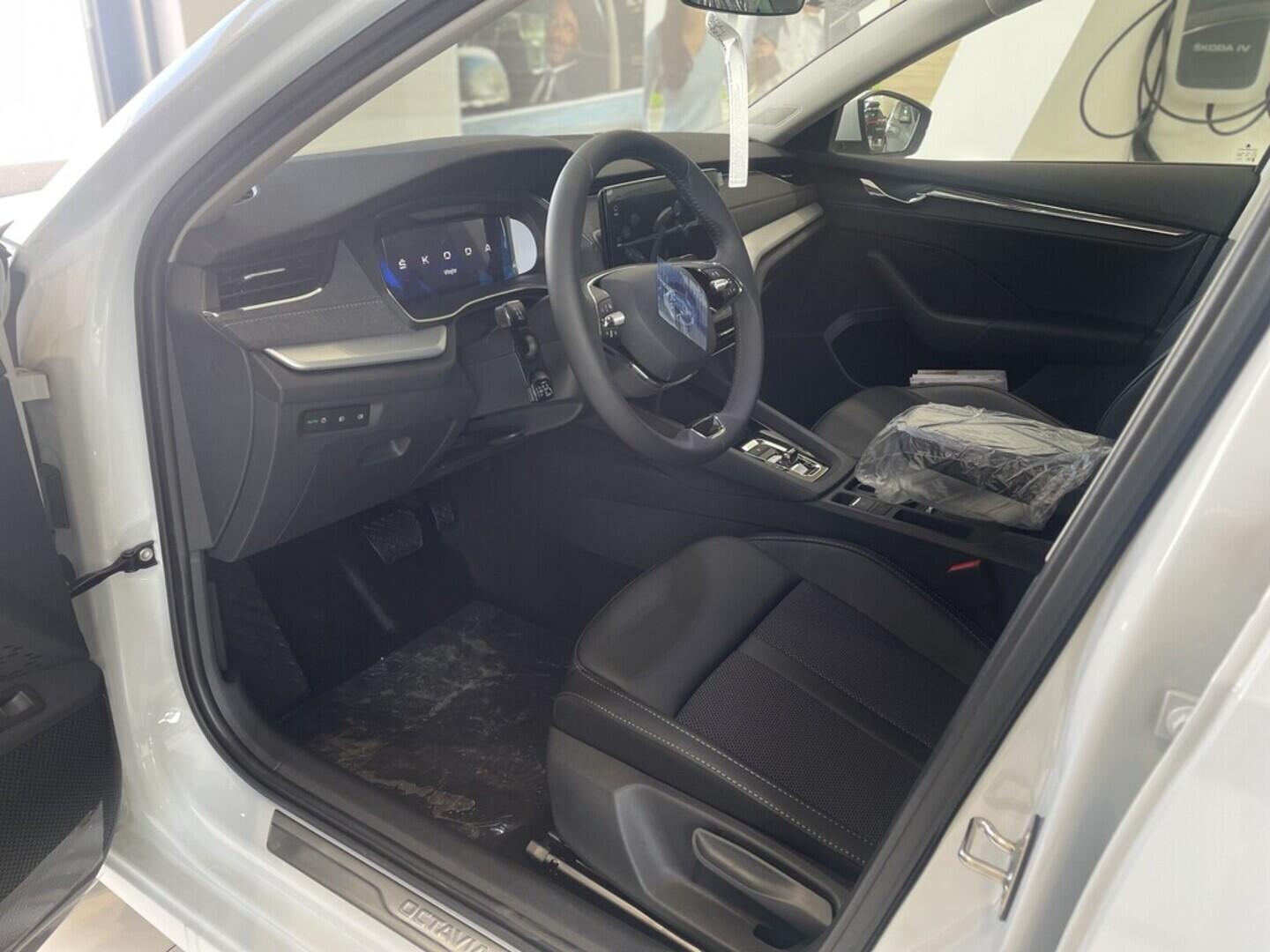 O919V04075_15.webp_Octavia Style+ 2.0 TDI 110 kW DSG