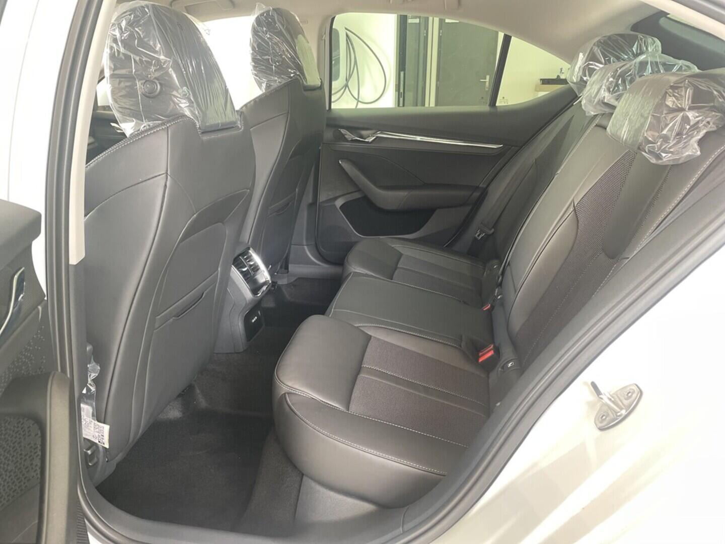 O919V04075_17.webp_Octavia Style+ 2.0 TDI 110 kW DSG