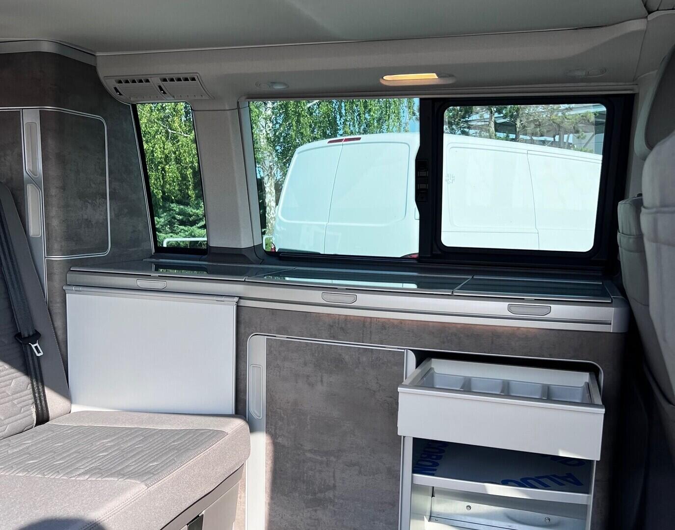 O919V04089_30.webp_Akční California 6.1 Ocean 2,0 TDI 4MOT DSG 110 kW  4MOTION