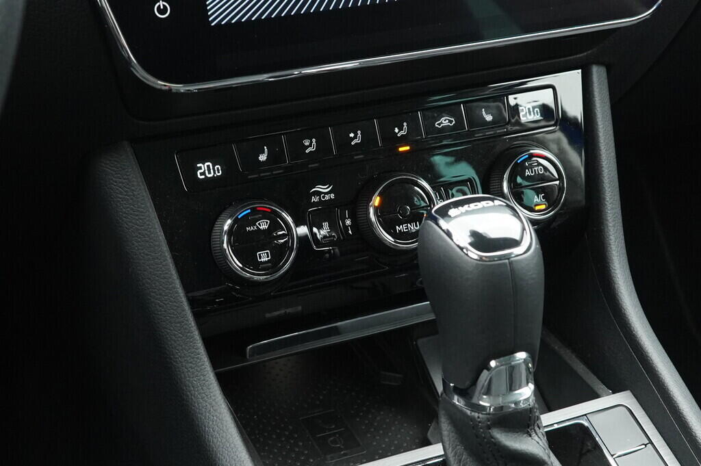 O919V04304_30.webp_Superb Style 2,0 TDI 4x4 147 kW  DSG