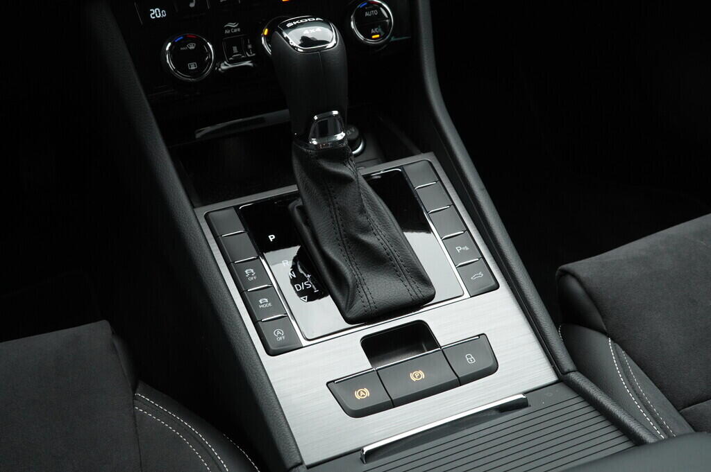 O919V04304_31.webp_Superb Style 2,0 TDI 4x4 147 kW  DSG