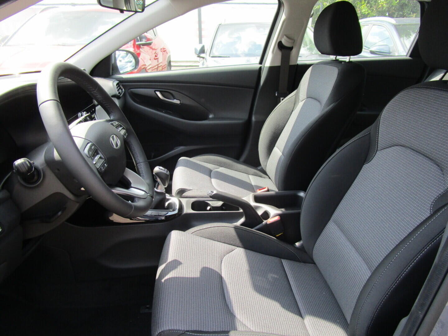 O919V04364_18.webp_i30 FB PD PE GO Czech! 1,0 T-GDI 74 kW