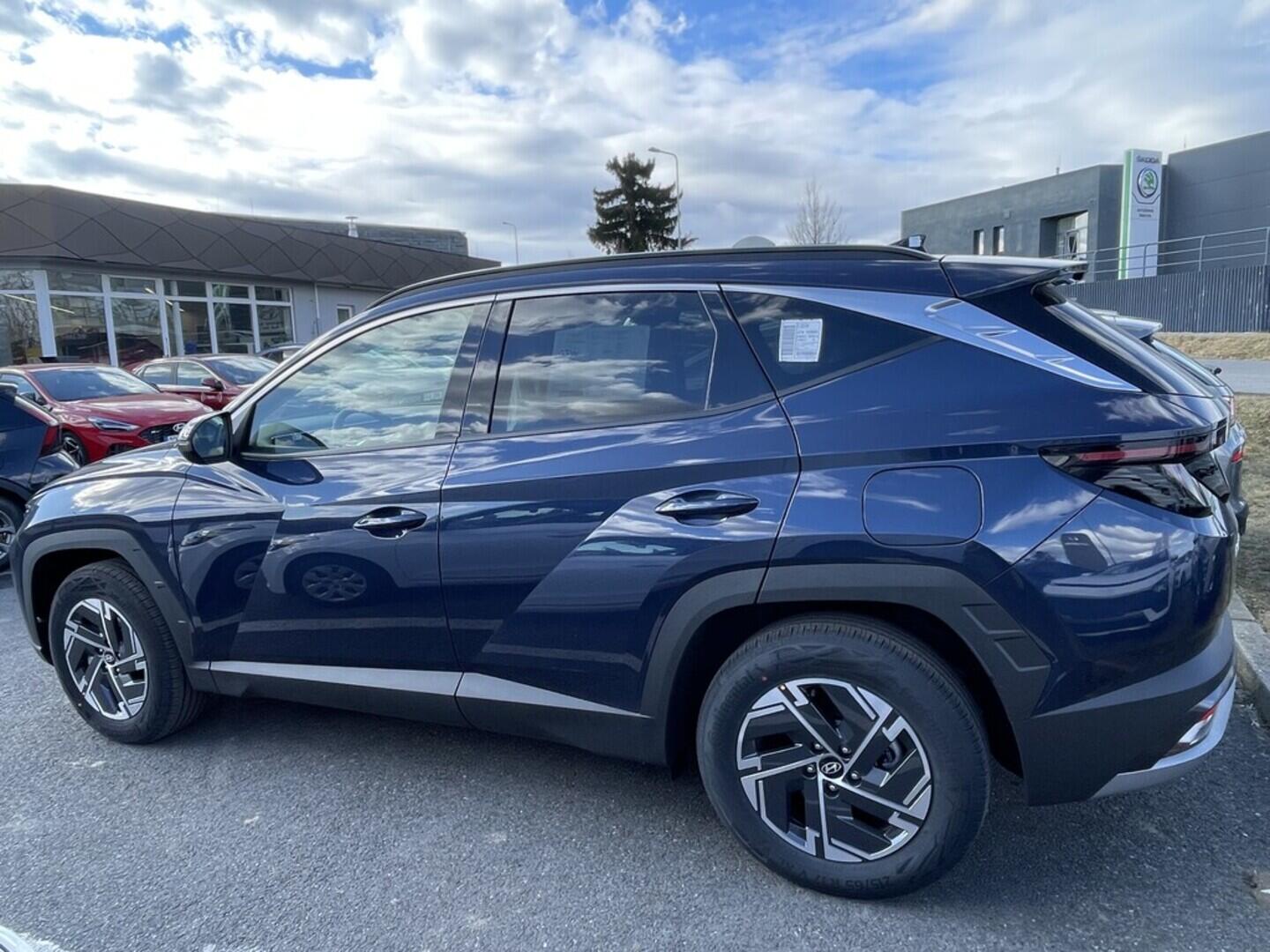 O919V04389_16.webp_TUCSON MY25 STYLE 1,6 T-GDI 118 kW  6 Ma