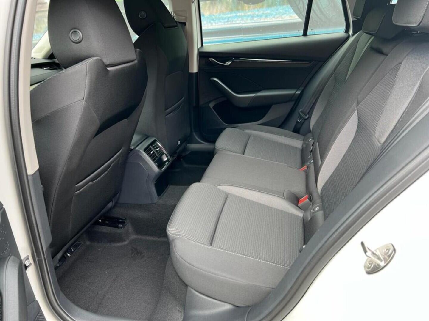 O919V04531_16.webp_Octavia Combi Style 2.0 TDI 85 kW