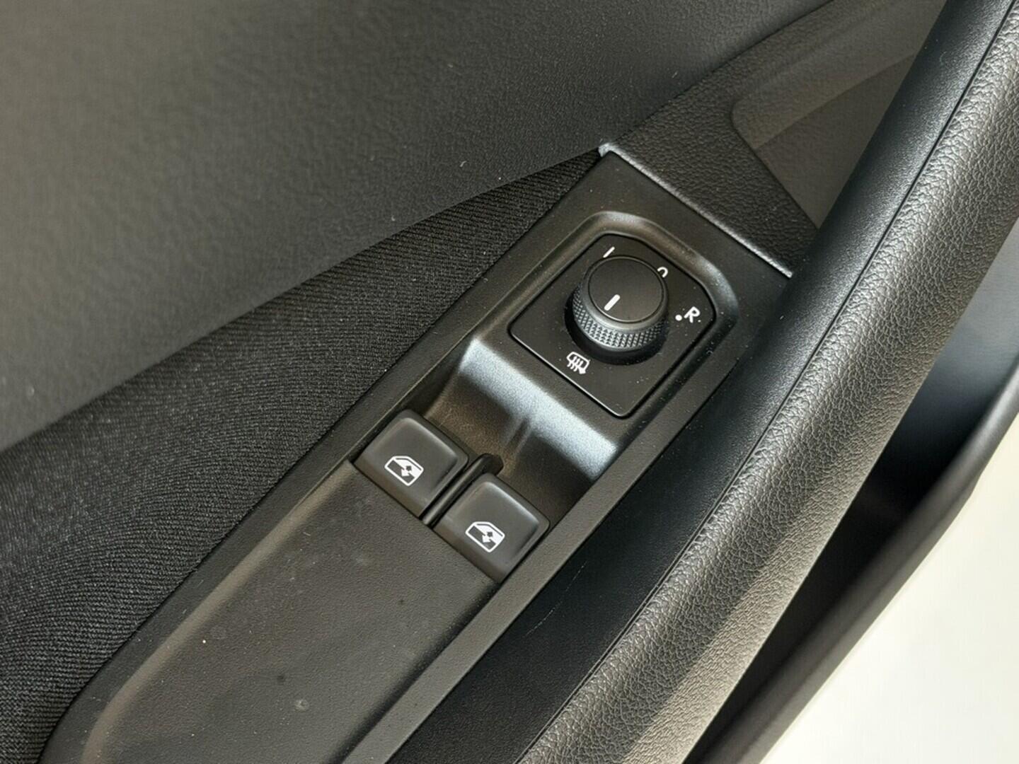 O919V04746_24.webp_Scala Ambition Plus 1.0 TSI 70 kW