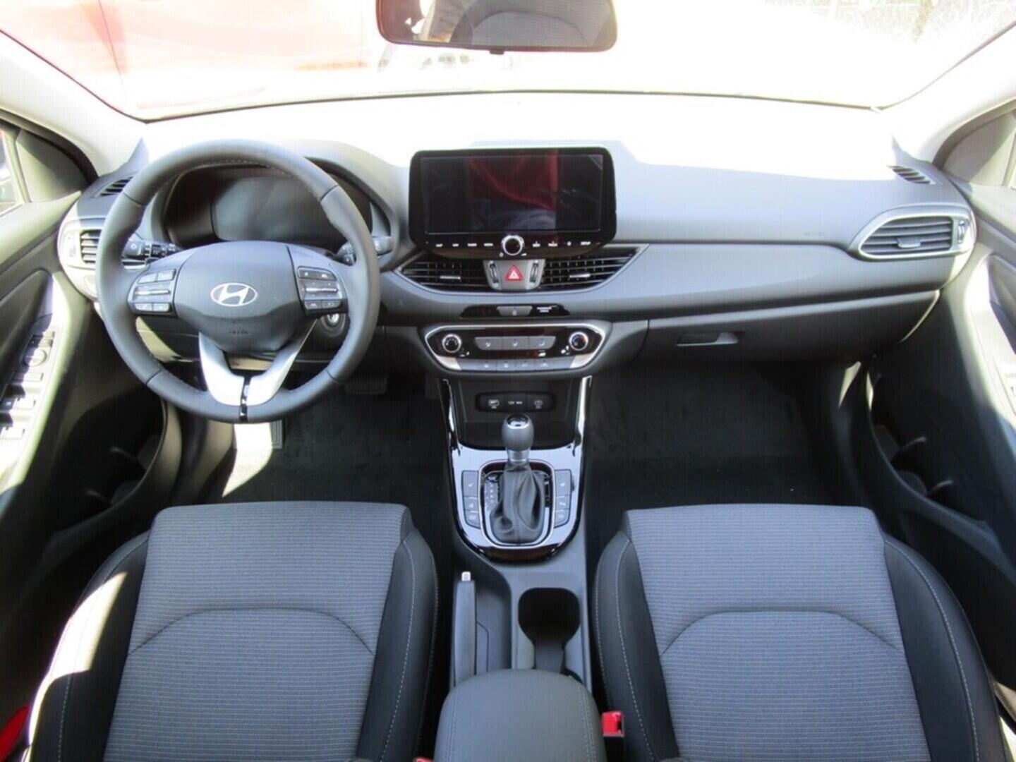 O919V05077_16.webp_I30 WG FL 1,5 T-GDI  DCT FAMILY