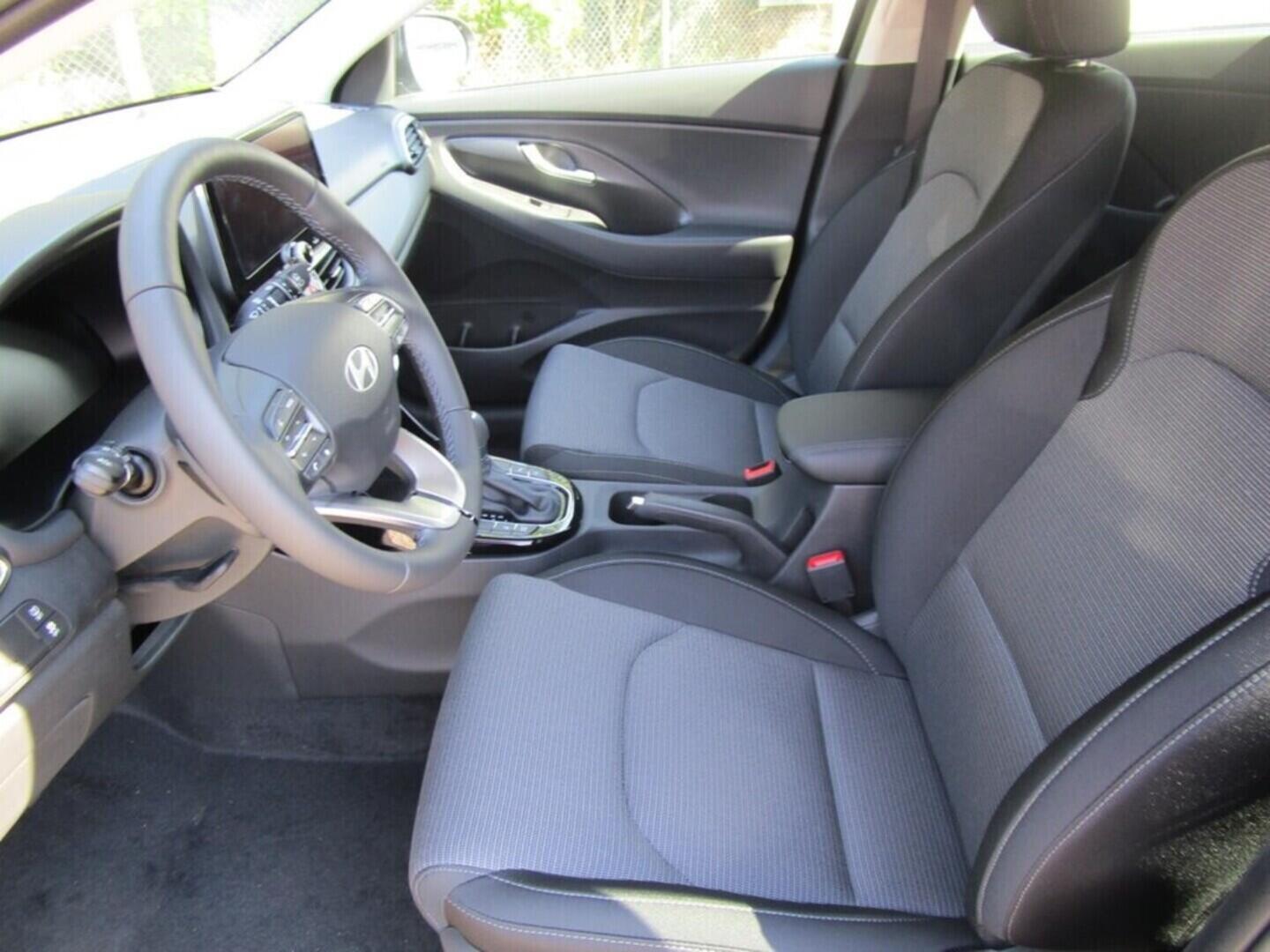 O919V05077_17.webp_I30 WG FL 1,5 T-GDI  DCT FAMILY