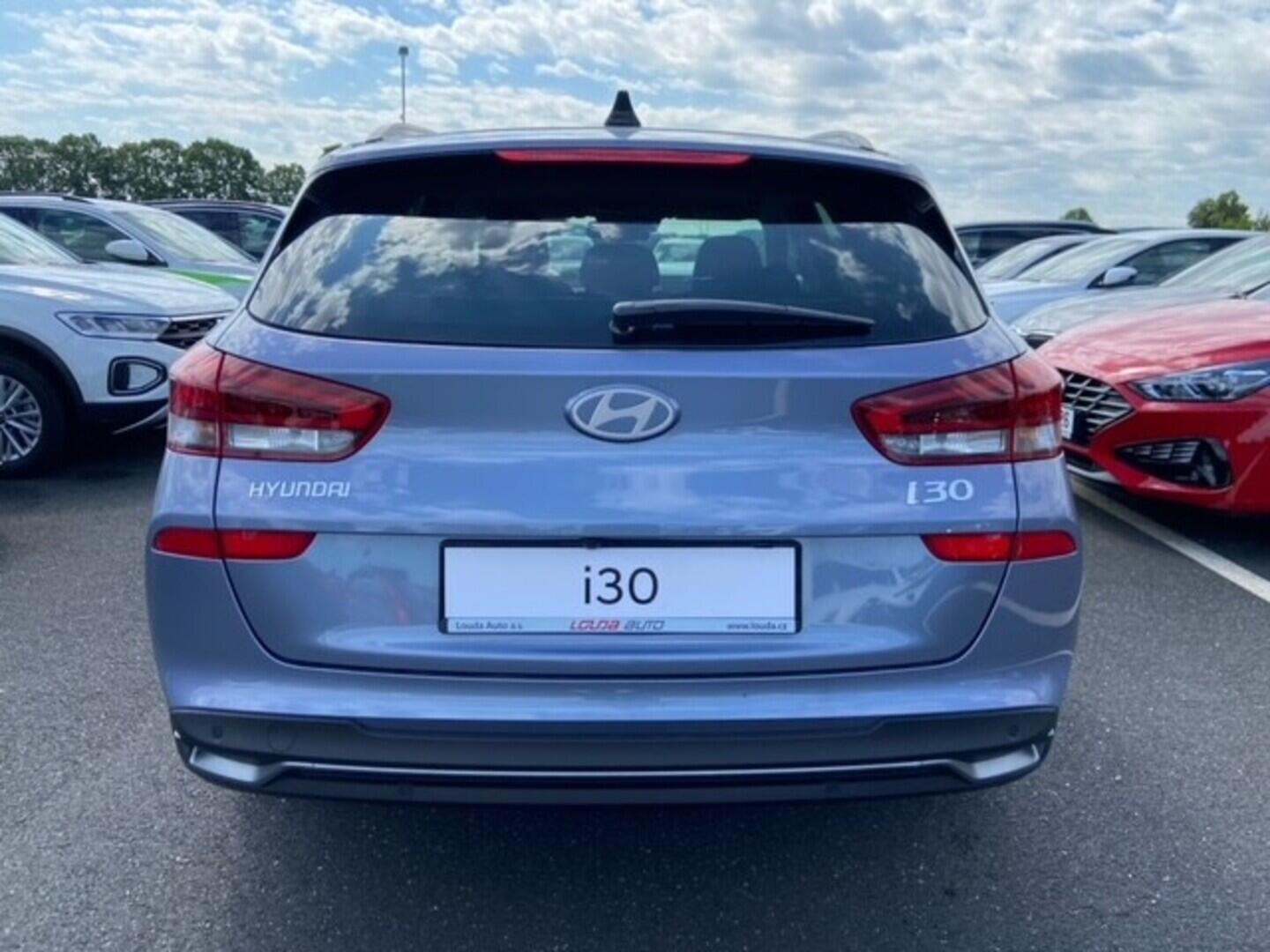 O919V05084_12.webp_i30 WG PD PE Style 1,0 T-GDI 74 kW  6 Ma