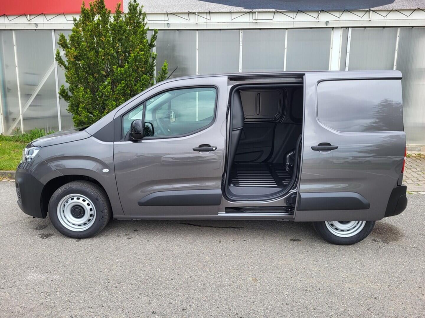 O919V05244_20.webp_Doblo 110k 650 L1 dodávka 1,2 PureTech  81 kW