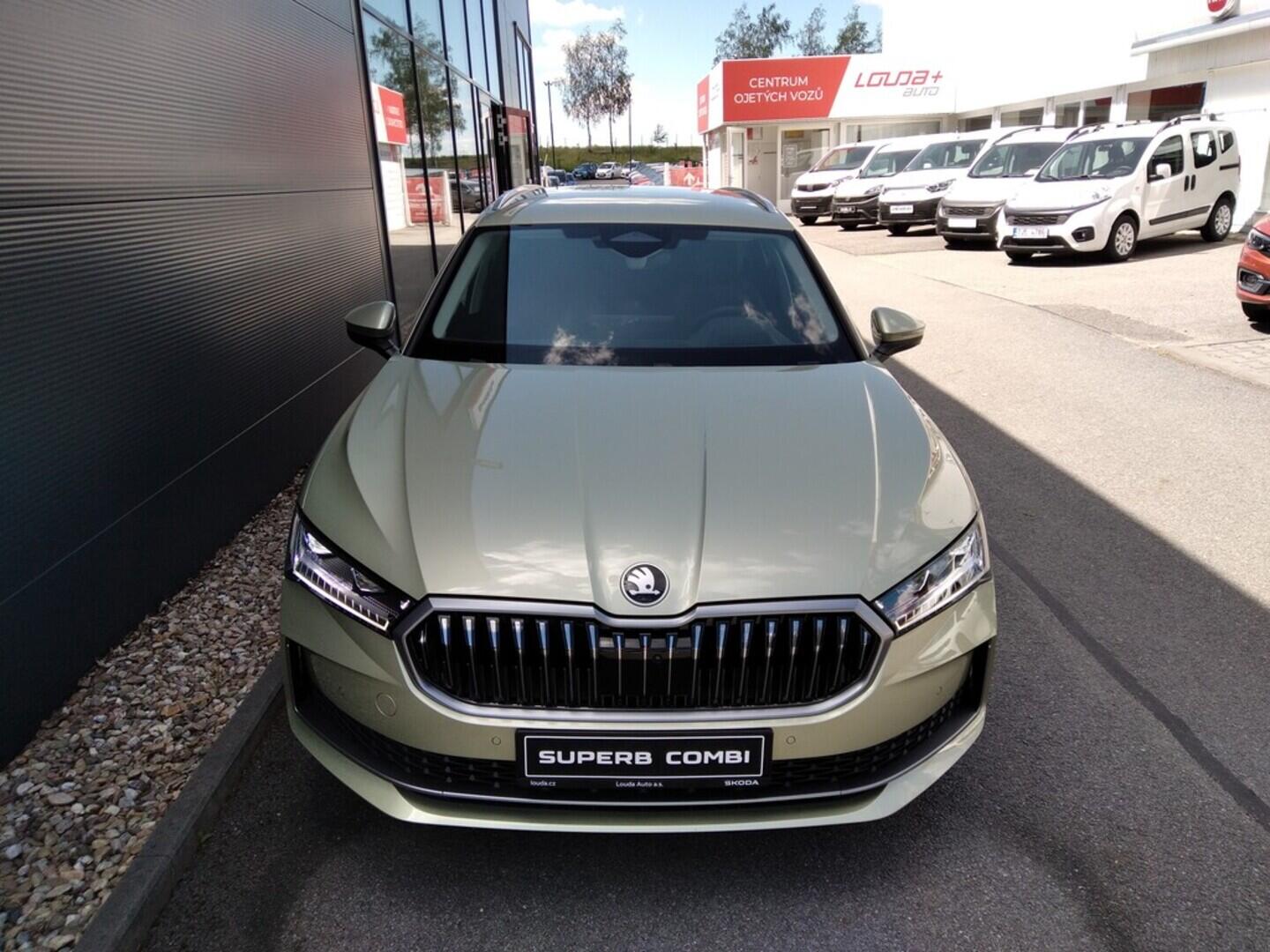 O919V05337_13.webp_Superb Combi L&K  2,0 TDI 110 kW