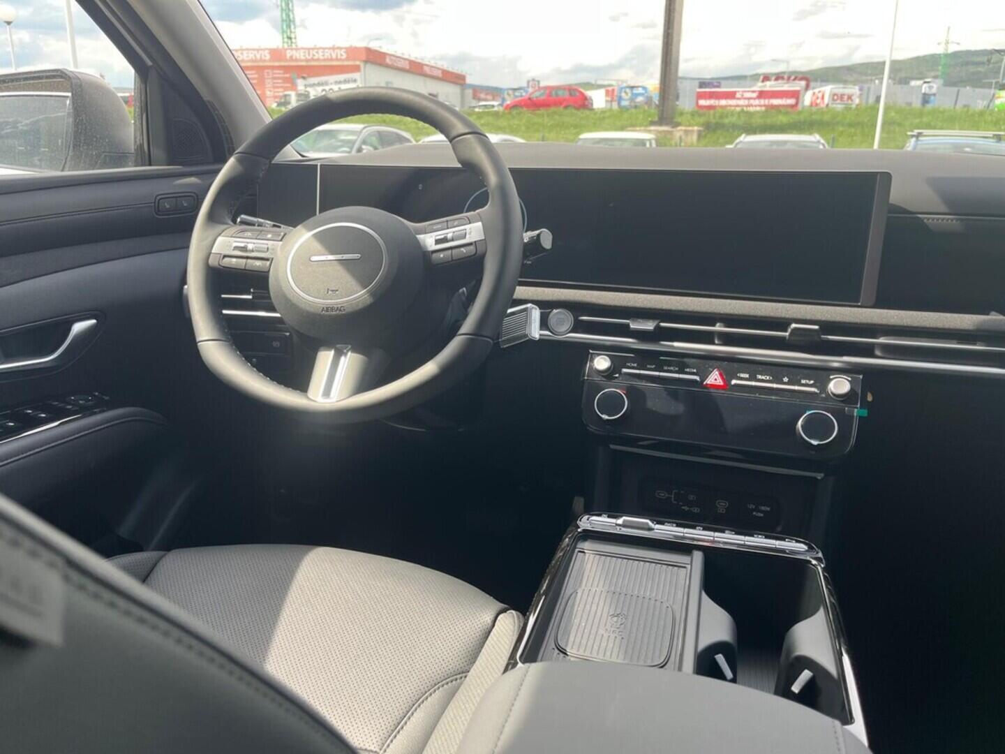 O919V05391_17.webp_TU 25 1,6 TGDI 4WD DCT PR LUX PN