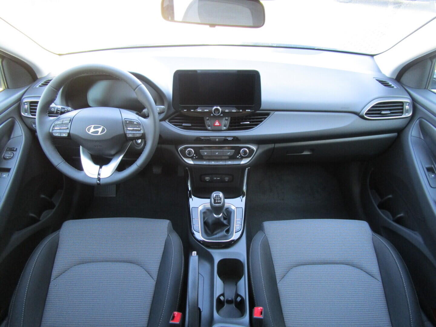 O919V05508_17.webp_Hyundai i30  0 kW