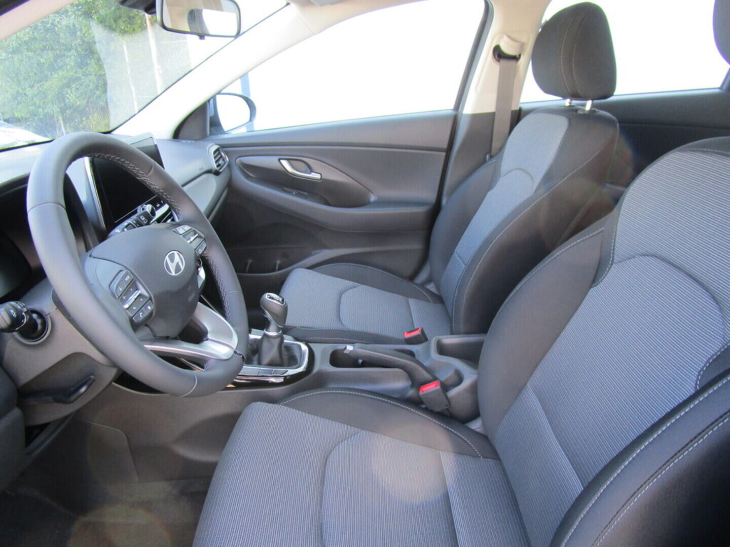 O919V05508_18.webp_Hyundai i30  0 kW