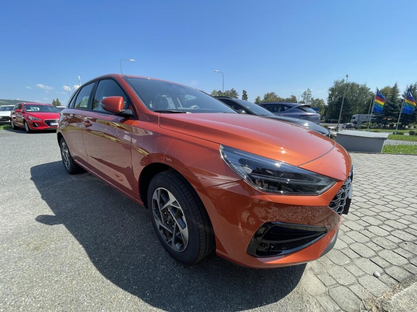 O919V05518_12.webp_i30 HB PD PE Comfort 1,5i 70 kW  6 Manuá