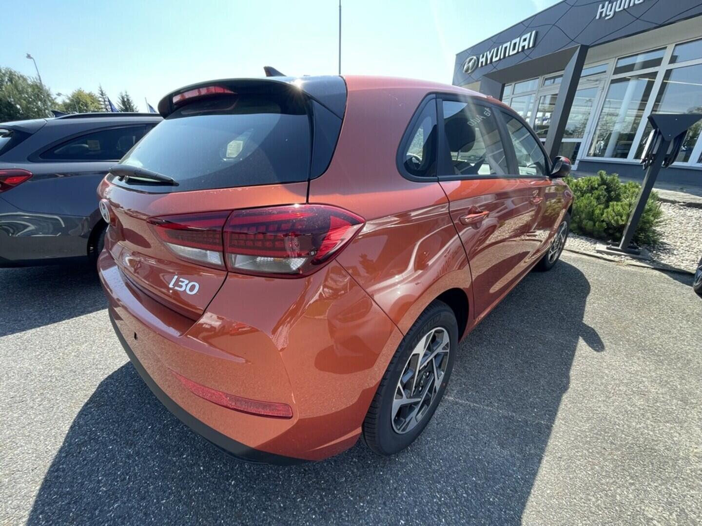 O919V05518_14.webp_i30 HB PD PE Comfort 1,5i 70 kW  6 Manuá