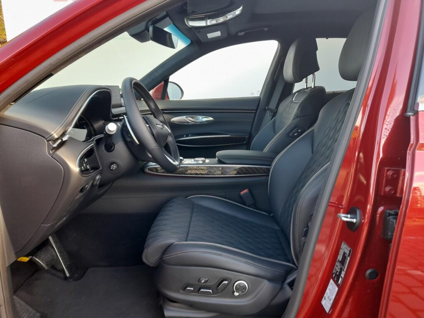 O919V05656_20.webp_Genesis GV70  224 kW