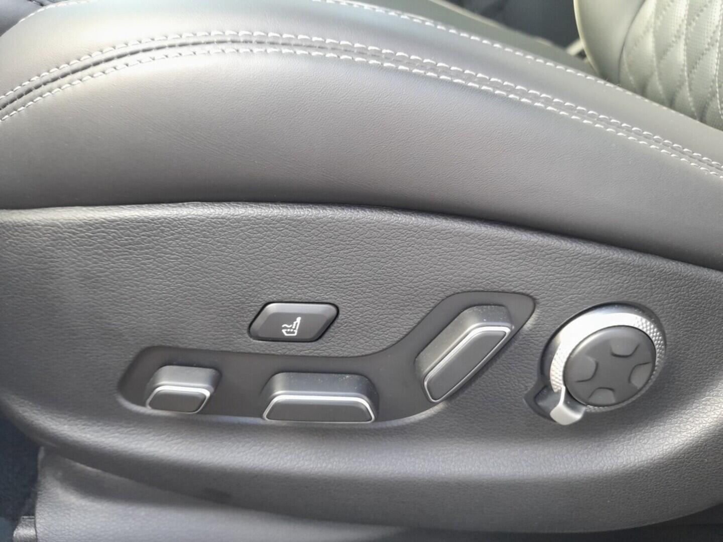 O919V05656_24.webp_Genesis GV70  224 kW