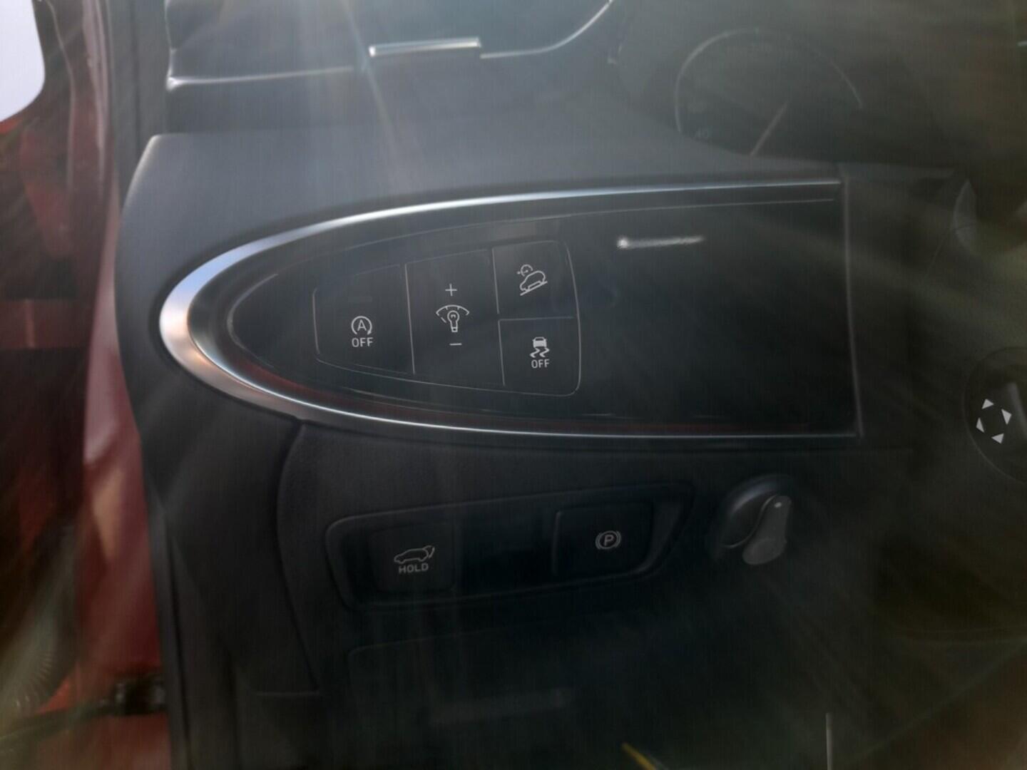 O919V05656_25.webp_Genesis GV70  224 kW