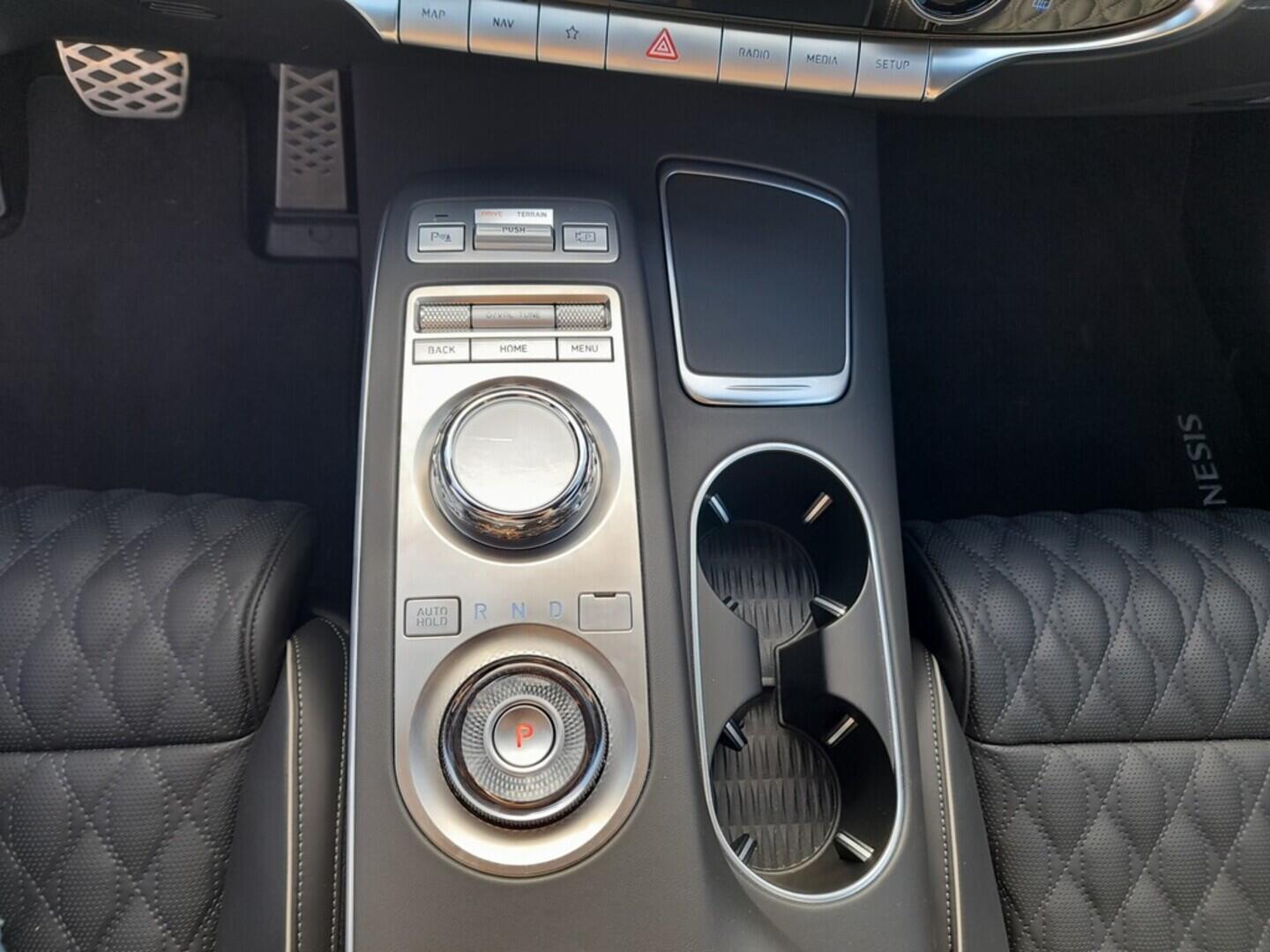 O919V05656_28.webp_Genesis GV70  224 kW