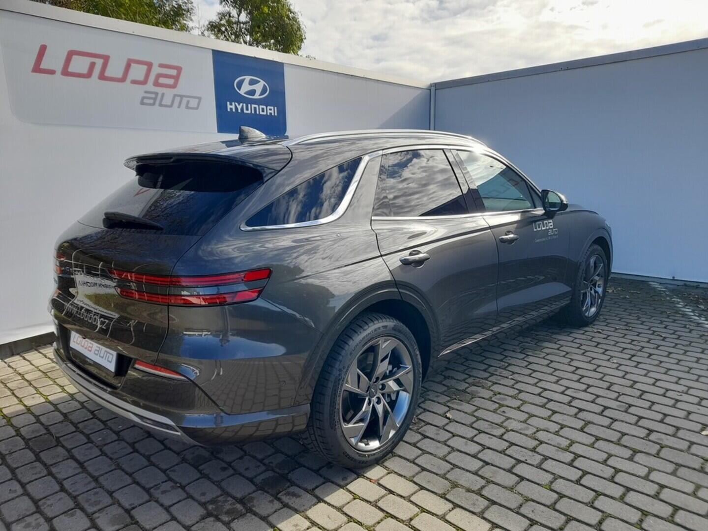 O919V05657_11.webp_GENESIS GV70   360 kW