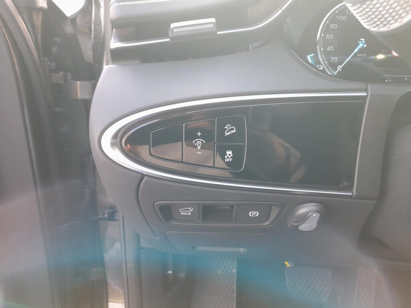 O919V05657_25.webp_GENESIS GV70   360 kW