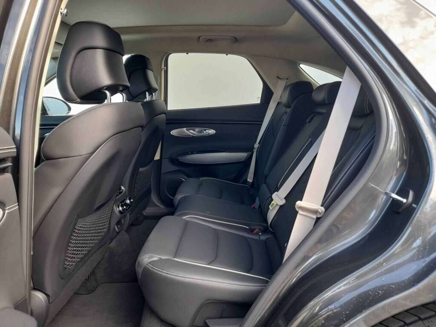 O919V05657_33.webp_GENESIS GV70   360 kW