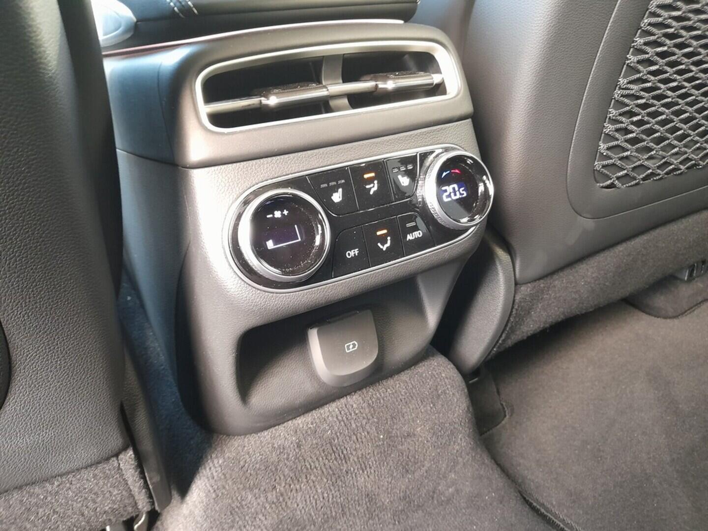 O919V05657_35.webp_GENESIS GV70   360 kW