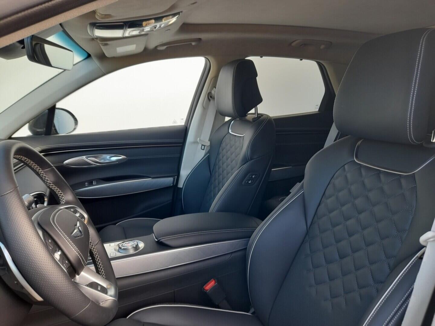 O919V05657_43.webp_GENESIS GV70   360 kW